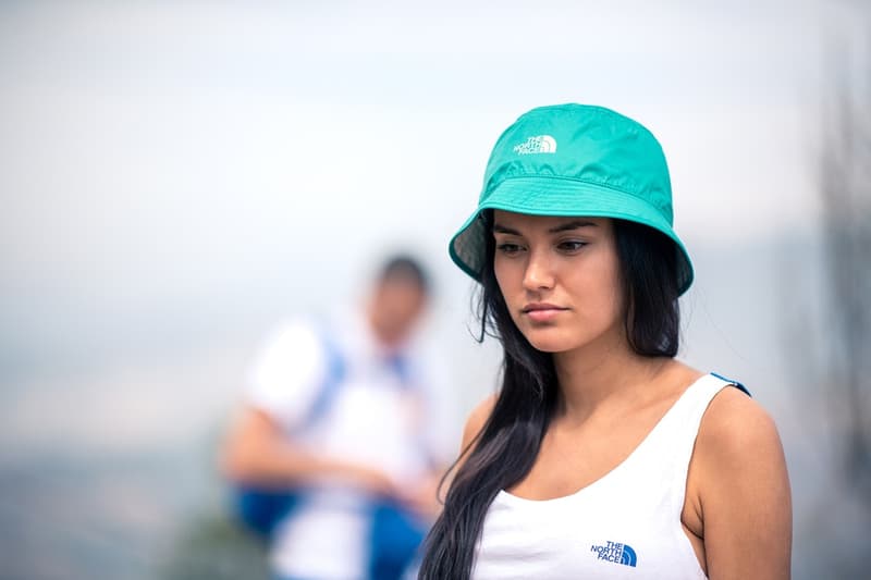 仏教祈りの旗に着想を得た The North Face “Khumbu” パックが登場 ファッションや高機能とはかけ離れたネパールのメインストリートで撮影を敢行 Supreme シュプリーム 2018年春コレクション BEAMS ビームス The North Face ザ・ノース・フェイス Khumbu カンブ ネパール カンブバリー カトマンズ通り ホワイト レッド ブルー イエロー グリーン ヒマラヤ 仏教祈りの旗 タルチョ マウンテンジャケット ラグランフーディ スライドサンダル バケットハット パネルキャップ HYPEBEAST ハイプビースト