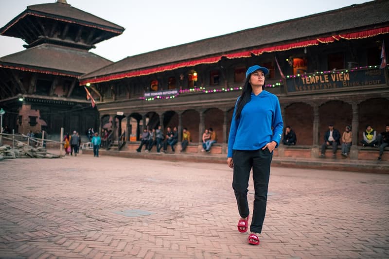 仏教祈りの旗に着想を得た The North Face “Khumbu” パックが登場 ファッションや高機能とはかけ離れたネパールのメインストリートで撮影を敢行 Supreme シュプリーム 2018年春コレクション BEAMS ビームス The North Face ザ・ノース・フェイス Khumbu カンブ ネパール カンブバリー カトマンズ通り ホワイト レッド ブルー イエロー グリーン ヒマラヤ 仏教祈りの旗 タルチョ マウンテンジャケット ラグランフーディ スライドサンダル バケットハット パネルキャップ HYPEBEAST ハイプビースト