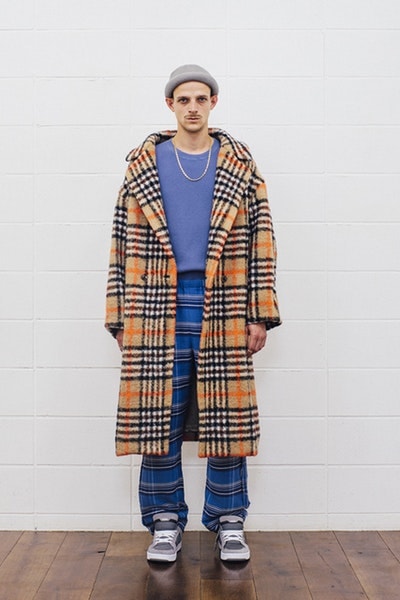 型にはまらず独自のスタイルを追求した UNUSED 2018年秋冬コレクション A$AP Rockyも惚れる日本ストリートの最重要ブランドが織りなすレイヤードスタイルをチェック A$AP Rocky エイサップ・ロッキー UNUSED アンユーズド 2018年秋冬ルックブック Burberry バーバリー オーバーサイズコート マウンテンパーカ スウェット ウール セットアップ フレアパンツ COVERCHORD H BEAUTY&YOUTH HYPEBEAST ハイプビースト