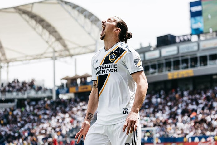 イブラヒモビッチが相手選手を殴って Mls 移籍後初の一発退場処分に Fashion Express ファッションエクスプレス イブラヒモビッチが相手選手を殴って Mls 移籍後初の一発退場処分に Fashion Express ファッションエクスプレス