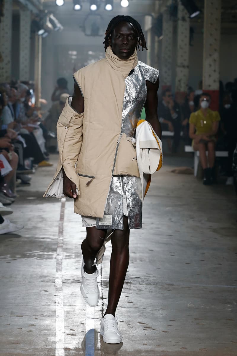 エキセントリックな演出で会場を熱気に包んだ A-COLD-WALL* 2019年春夏コレクション 〈Rick Owens〉風のレイヤードアイテムや〈Nike〉とタッグを組んだ石膏顔のデザインスニーカーが登場 doublet ダブレット LVMH Prize 2018 Samuel Ross サミュエル・ロス A-COLD-WALL* ア・コールド・ウォール ロンドン 2019年春夏コレクション Virgil Abloh ヴァージル・アブロー Off-White™ オフホワイト Rick Owens リック・オウエンス Nike ナイキ HYPEBEAST ハイプビースト