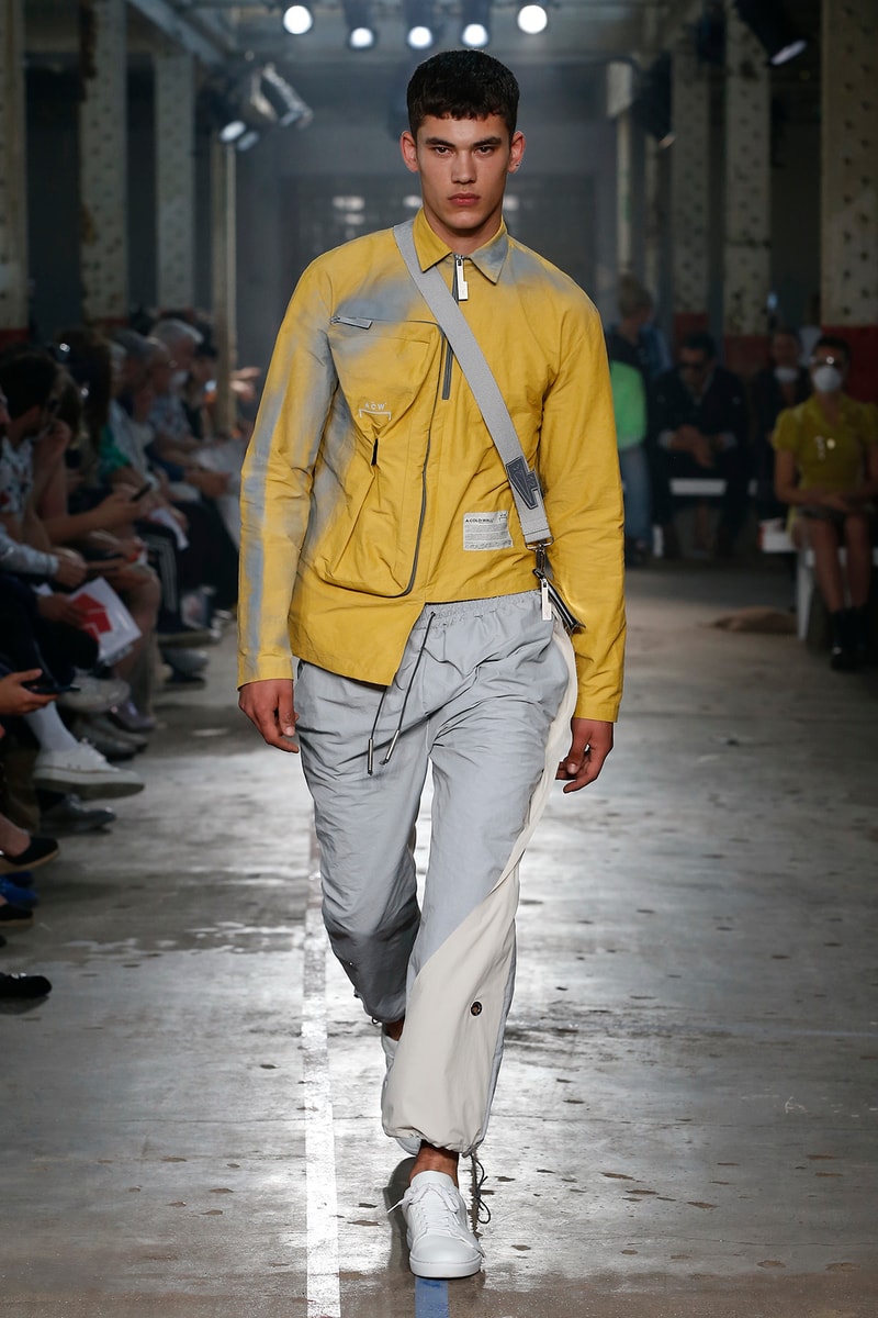 エキセントリックな演出で会場を熱気に包んだ A-COLD-WALL* 2019年春夏コレクション 〈Rick Owens〉風のレイヤードアイテムや〈Nike〉とタッグを組んだ石膏顔のデザインスニーカーが登場 doublet ダブレット LVMH Prize 2018 Samuel Ross サミュエル・ロス A-COLD-WALL* ア・コールド・ウォール ロンドン 2019年春夏コレクション Virgil Abloh ヴァージル・アブロー Off-White™ オフホワイト Rick Owens リック・オウエンス Nike ナイキ HYPEBEAST ハイプビースト