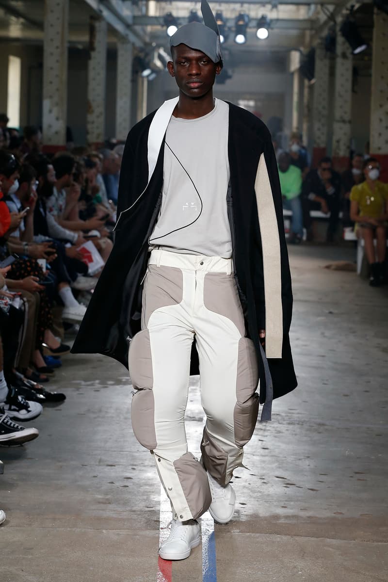 エキセントリックな演出で会場を熱気に包んだ A-COLD-WALL* 2019年春夏コレクション 〈Rick Owens〉風のレイヤードアイテムや〈Nike〉とタッグを組んだ石膏顔のデザインスニーカーが登場 doublet ダブレット LVMH Prize 2018 Samuel Ross サミュエル・ロス A-COLD-WALL* ア・コールド・ウォール ロンドン 2019年春夏コレクション Virgil Abloh ヴァージル・アブロー Off-White™ オフホワイト Rick Owens リック・オウエンス Nike ナイキ HYPEBEAST ハイプビースト