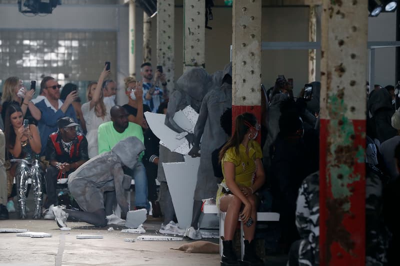 エキセントリックな演出で会場を熱気に包んだ A-COLD-WALL* 2019年春夏コレクション 〈Rick Owens〉風のレイヤードアイテムや〈Nike〉とタッグを組んだ石膏顔のデザインスニーカーが登場 doublet ダブレット LVMH Prize 2018 Samuel Ross サミュエル・ロス A-COLD-WALL* ア・コールド・ウォール ロンドン 2019年春夏コレクション Virgil Abloh ヴァージル・アブロー Off-White™ オフホワイト Rick Owens リック・オウエンス Nike ナイキ HYPEBEAST ハイプビースト