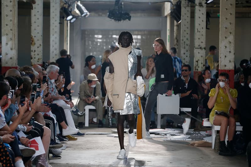 エキセントリックな演出で会場を熱気に包んだ A-COLD-WALL* 2019年春夏コレクション 〈Rick Owens〉風のレイヤードアイテムや〈Nike〉とタッグを組んだ石膏顔のデザインスニーカーが登場 doublet ダブレット LVMH Prize 2018 Samuel Ross サミュエル・ロス A-COLD-WALL* ア・コールド・ウォール ロンドン 2019年春夏コレクション Virgil Abloh ヴァージル・アブロー Off-White™ オフホワイト Rick Owens リック・オウエンス Nike ナイキ HYPEBEAST ハイプビースト