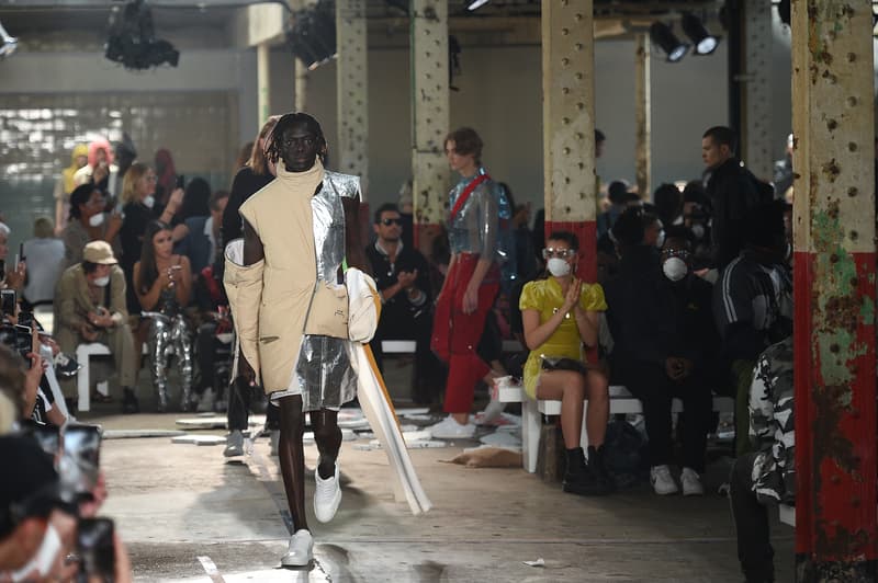 エキセントリックな演出で会場を熱気に包んだ A-COLD-WALL* 2019年春夏コレクション 〈Rick Owens〉風のレイヤードアイテムや〈Nike〉とタッグを組んだ石膏顔のデザインスニーカーが登場 doublet ダブレット LVMH Prize 2018 Samuel Ross サミュエル・ロス A-COLD-WALL* ア・コールド・ウォール ロンドン 2019年春夏コレクション Virgil Abloh ヴァージル・アブロー Off-White™ オフホワイト Rick Owens リック・オウエンス Nike ナイキ HYPEBEAST ハイプビースト
