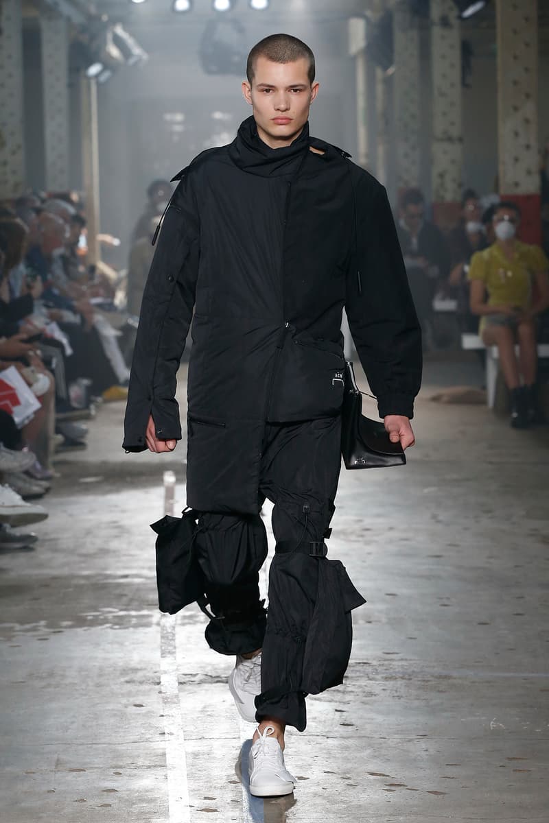エキセントリックな演出で会場を熱気に包んだ A-COLD-WALL* 2019年春夏コレクション 〈Rick Owens〉風のレイヤードアイテムや〈Nike〉とタッグを組んだ石膏顔のデザインスニーカーが登場 doublet ダブレット LVMH Prize 2018 Samuel Ross サミュエル・ロス A-COLD-WALL* ア・コールド・ウォール ロンドン 2019年春夏コレクション Virgil Abloh ヴァージル・アブロー Off-White™ オフホワイト Rick Owens リック・オウエンス Nike ナイキ HYPEBEAST ハイプビースト