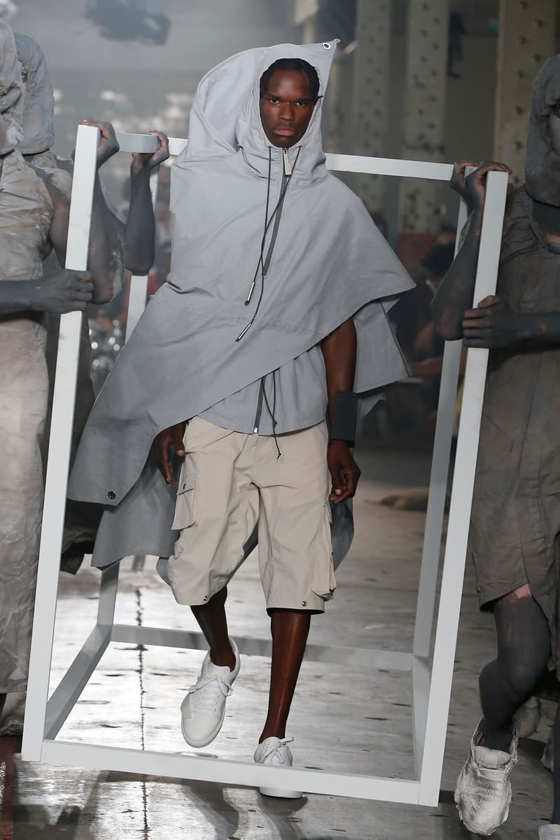 エキセントリックな演出で会場を熱気に包んだ A-COLD-WALL* 2019年春夏コレクション 〈Rick Owens〉風のレイヤードアイテムや〈Nike〉とタッグを組んだ石膏顔のデザインスニーカーが登場 doublet ダブレット LVMH Prize 2018 Samuel Ross サミュエル・ロス A-COLD-WALL* ア・コールド・ウォール ロンドン 2019年春夏コレクション Virgil Abloh ヴァージル・アブロー Off-White™ オフホワイト Rick Owens リック・オウエンス Nike ナイキ HYPEBEAST ハイプビースト
