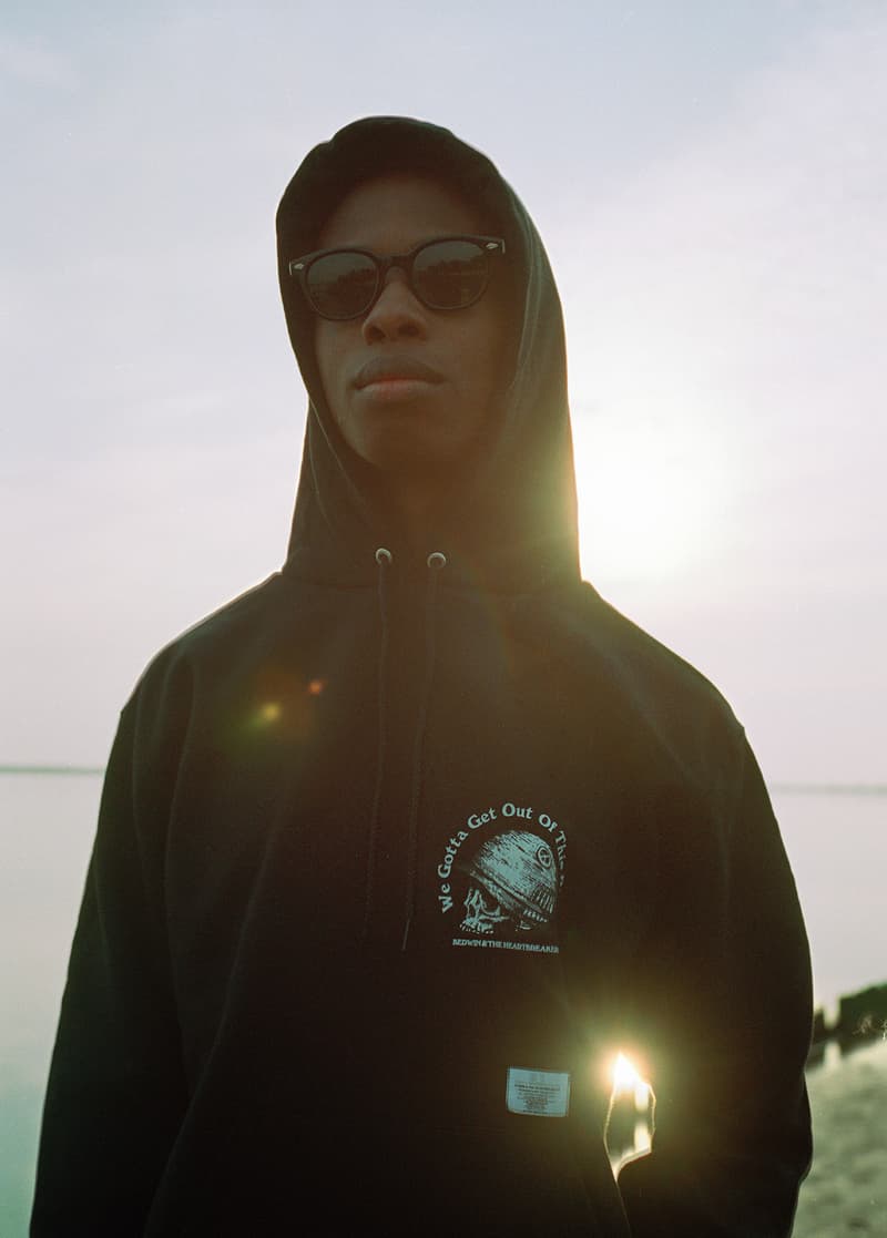 本島も梅雨入りし、本格的な夏の到来がすぐそこまで迫っているこのタイミングで、クリーンな中に独特の着崩しで不良性を表現する〈BEDWIN & THE HEARTBREAKERS（ベドウィン アンド ザ ハートブレイカーズ）〉が2018年夏のスポットコレクションを発表。今回はデンマーク・コペンハーゲンに拠点を置くデザインエージェンシー「Force of Nature」の主宰、Mads Jonassen（マッズ・ヨナンセ）をパートナーに招聘した。〈adidas（アディダス）〉、PlayStation（プレイステーション）、「Red Bull（レッドブル）」といった大手クライアントとの仕事の傍ら、クラシックなグラフィックスタイルをベースに映画業界でもその才能を発揮してきたMadsだが、今回のコレクションでは彼が今伝えたいメッセージを〈BEDWIN〉のプロダクトに落とし込んでいる。  渡辺真史が手がける東京ストリートレーベルの2018年夏スポットコレクションは、6月14日（木）より発売開始。また、当日は『The Heartbreakers』にてMadsを招いたローンチパーティーの開催も予定しているようなので、気になる方はこちらから詳細に目を通してみてはいかがだろうか。  〈SAYHELLO（セイハロー）〉のサマーコレクションや、『HYPEBEAST』限定で公開した〈FACETASM（ファセッタズム）〉の最新ファッションストーリーなど、その他のファッションニュースもお見逃しなく。 BEDWIN & THE HEARTBREAKERS が2018年夏のスポットコレクションを発表 HYPEBEAST