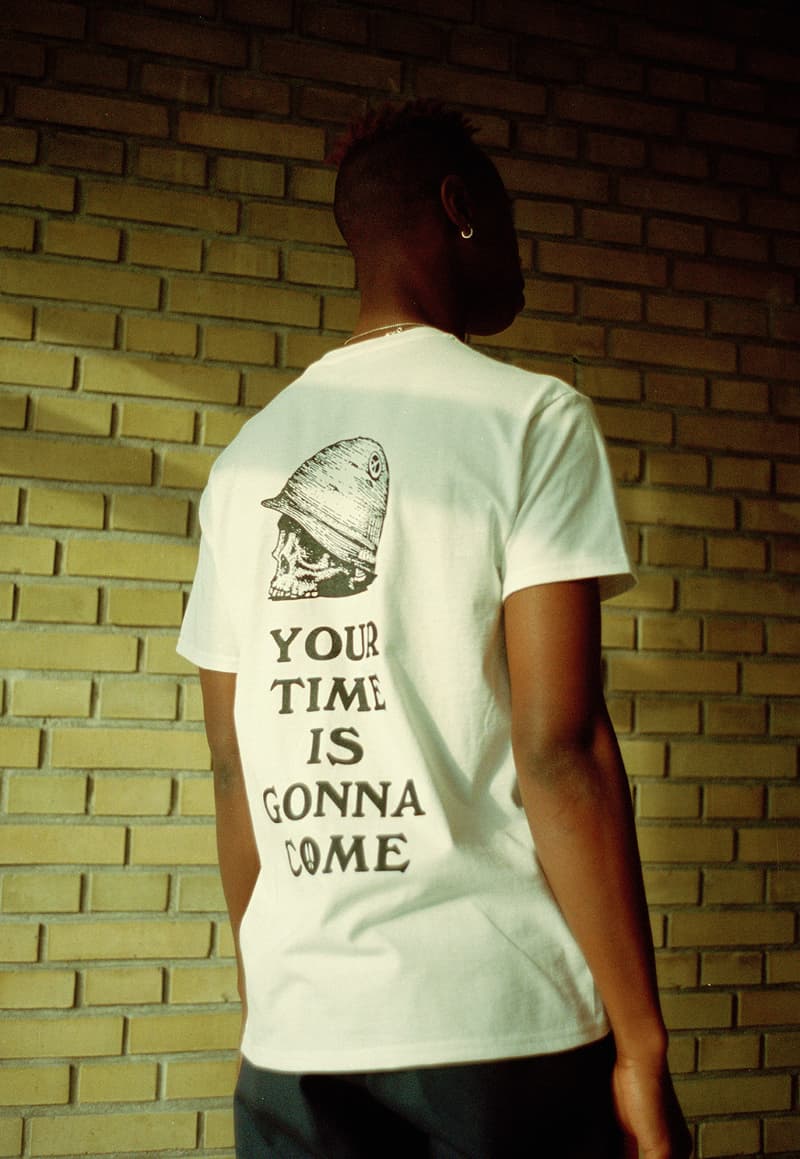 本島も梅雨入りし、本格的な夏の到来がすぐそこまで迫っているこのタイミングで、クリーンな中に独特の着崩しで不良性を表現する〈BEDWIN & THE HEARTBREAKERS（ベドウィン アンド ザ ハートブレイカーズ）〉が2018年夏のスポットコレクションを発表。今回はデンマーク・コペンハーゲンに拠点を置くデザインエージェンシー「Force of Nature」の主宰、Mads Jonassen（マッズ・ヨナンセ）をパートナーに招聘した。〈adidas（アディダス）〉、PlayStation（プレイステーション）、「Red Bull（レッドブル）」といった大手クライアントとの仕事の傍ら、クラシックなグラフィックスタイルをベースに映画業界でもその才能を発揮してきたMadsだが、今回のコレクションでは彼が今伝えたいメッセージを〈BEDWIN〉のプロダクトに落とし込んでいる。  渡辺真史が手がける東京ストリートレーベルの2018年夏スポットコレクションは、6月14日（木）より発売開始。また、当日は『The Heartbreakers』にてMadsを招いたローンチパーティーの開催も予定しているようなので、気になる方はこちらから詳細に目を通してみてはいかがだろうか。  〈SAYHELLO（セイハロー）〉のサマーコレクションや、『HYPEBEAST』限定で公開した〈FACETASM（ファセッタズム）〉の最新ファッションストーリーなど、その他のファッションニュースもお見逃しなく。 BEDWIN & THE HEARTBREAKERS が2018年夏のスポットコレクションを発表 HYPEBEAST