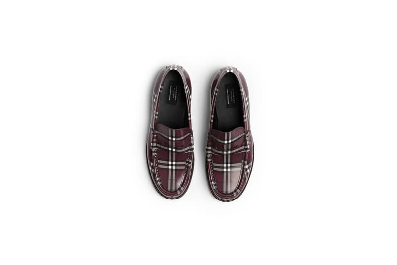 Gosha Rubchinskiy x Burberry によるコラボカプセル第2弾の日本発売日が決定 お馴染みのハウスチェック模様に焦点を当てた全13ピースはヘッズ必見 コラボカプセル第2弾 Levi’s® リーバイス Dr. Martens ドクターマーチン Gosha Rubchinskiy ゴーシャ ラブチンスキー Burberry バーバリー ハウスチェック ダッフルコート ネルシャツ トレンチコート カシミアマフラー 2018年7月7日(土) バーバリー新宿/心斎橋 大阪阪急バーバリー メンズ HYPEBEAST ハイプビースト