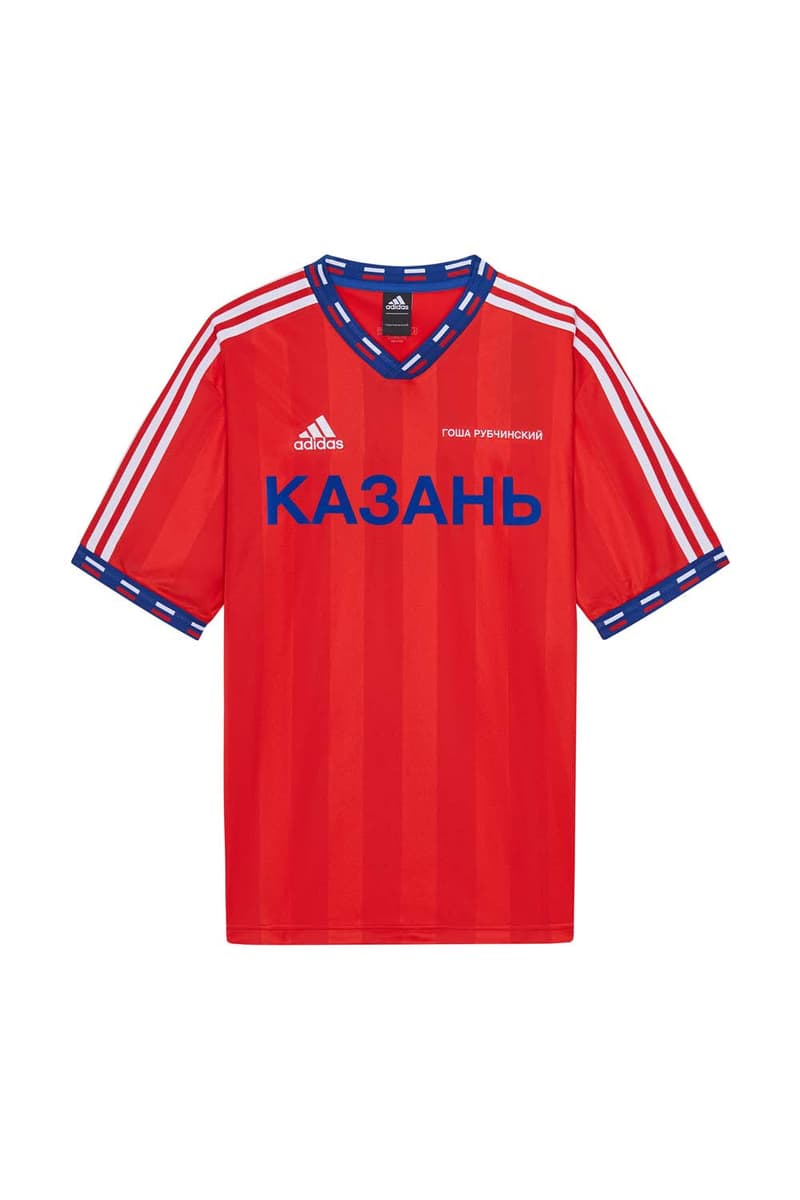 Gosha Rubchinskiy x adidas によるロシアW杯記念のコラボアイテム一覧が解禁 ロシア国旗をインスピレーション源としたポップでストリートなアイテムが多数ラインアップ 2018 FIFAワールドカップロシア Gosha Rubchinskiy ゴーシャ・ラブチンスキー adidas アディダス ロシア キリル文字 サッカーシャツ スウェット スリーストライプス 三本線 Predator 18+ Boot Dover Street Market Ginza リテーラー HYPEBEAST ハイプビースト