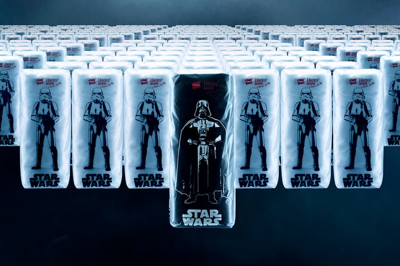 Hanes Japan Fit からSF映画の金字塔『スター・ウォーズ』を招聘した特別限定パックシリーズが登場 コラボプロジェクト第1弾では、新定番“Japan Fit”にダークサイドの象徴的キャラクターをプリントした2型のデザインパックを展開 Kate Moss ケイト・モス Kendall Jenner ケンダル・ジェンナー Supreme シュプリーム STÜSSY ステューシー Hanes ヘインズ スターウォーズ 赤パック 青パック ゴールドパック Japan Fit ジャパンフィット ストームルーバー ダース・ヴェイダー 2018年6月29日(金) HYPEBEAST ハイプビースト
