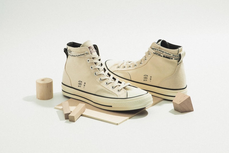 Midnight Studios x Converse のコラボレーションモデルにクローズアップ 裏表を反転させたChuck Taylor ’70とOne Starが登場 Shane Gonzalez（シェーン・ゴンザレス）のティーザー公開によりその存在が気になっていた人も多いであろう、〈Midnight Studios（ミッドナイト スタジオ）〉と〈Converse（コンバース）〉のコラボレーションシューズにクローズアップ。本コレクションでは、Chuck Taylor All Star ’70とOne Starの2型の裏表を反転させることで、斬新ながらも大きな違和感を感じることのない生成りのキャンバススニーカーを展開する。  Chuck Taylorはシグネチャーであるアンクルパッチまで内側へ隠れてしまっているものの、通常は見えることのないシュータン裏のディテールが顔を覗かせ、一方のOne Starはサイドの星がステッチで表現されているため、どことなくオリジナルに近い外観となっている。また、どちらのモデルにも〈Midnight Studios〉と〈Converse〉のブランディングを配したシューレースをループ。若きShaneのクリエイティブマインドを落とし込んだChuck Taylor All Star ’70とOne Starは現在、厳選された一部リテーラーにて販売中だ。  あわせて、〈Converse〉が日本で立ち上げた国内初のスケートボーディングライン〈CONVERSE SKATEBOARDING〉の情報もチェックしておこう。