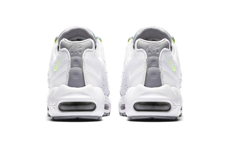 Nike Air Max 95 にナイトアウトで真価を発揮する新色 “Neon” が追加 今野直隆のMAGIC STICK AF1 VIPを彷彿させるホワイトを基調にしたAM95 日本におけるAir Max 95の存在価値は、他のどのスニーカーにも代えがたいものがある。それは現代ストリートを支える若者から〈Levi's®️（リーバイス）〉のヴィンテージデニムを履いた渋い大人まで、スニーカーと洋服をこよなく愛する人たちの足元を今なお支えていることが象徴している。  このセルジオ・ロザーノの発明品に、ホワイトを基調とした“Neon”の新色が仲間入り。人体の構造に着想を得たアッパーとミッドソールを白一色、そしてシュータンを眩しいシルバーで仕上げたクリーンな本作は、〈Nike（ナイキ）〉のシグネチャー カラーである細部のネオンイエローがアクセントをプラス。また、反射素材を用いた3Mのシューレースガードにより、ナイトライフにも映える一足となっている。  東京のストリートでこそ真価を発揮するであろうAir Max 95 “Neon”は、まもなく〈Nike〉の直営店ならびに一部キーアカウントにデリバリーされる見込みだ。  AM95マニアの方は、セリエAの名門ユベントスのビアンコネーロを纏った同モデルもお買い逃しのないように。