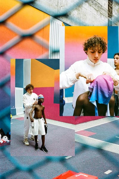 Pigalle がバスケ文化を讃える “Sunset to Duperré” コレクションをドロップ 色鮮やかなカラーパレットは〈Pigalle〉のバスケットコートにフックしたもの フランスのストリートシーンを世界基準へと押し上げた立役者〈Pigalle（ピガール）〉が、Stephane Ashpool（ステファン・アシュプール）の生まれ故郷にトリビュートを捧げる2018年夏コレクションを発表。Dexter Navy（デクスター・ネイヴィー）が撮影したルックブックでは、イエロー、ピンク、ブルーなど、〈Pigalle〉のバスケットコートと同色の色鮮やかなカラーパレットを採用した各種アパレルにクローズアップしている。  一見、トラックスーツや〈Pigalle〉のロゴTシャツといったカジュアルなスポーツウェアがキーピースに映るものの、Stephaneが公の場に登場する際に着用していることの多いテーラードジャケット＆スラックスも見逃し厳禁なアイテム。“Sunset to Duperré”コレクションは現在、パリに店舗を構える〈Pigalle Basketball〉の旗艦店にて発売中のようなので、今後は『Pigalle Tokyo』へのデリバリーにも期待しておこう。  バスケ好きの方は、〈The Elder Statesman（ジ エルダー ステイツマン）〉x NBAのコラボニットコレクションもあわせてご確認を。 HYPEBEAST
