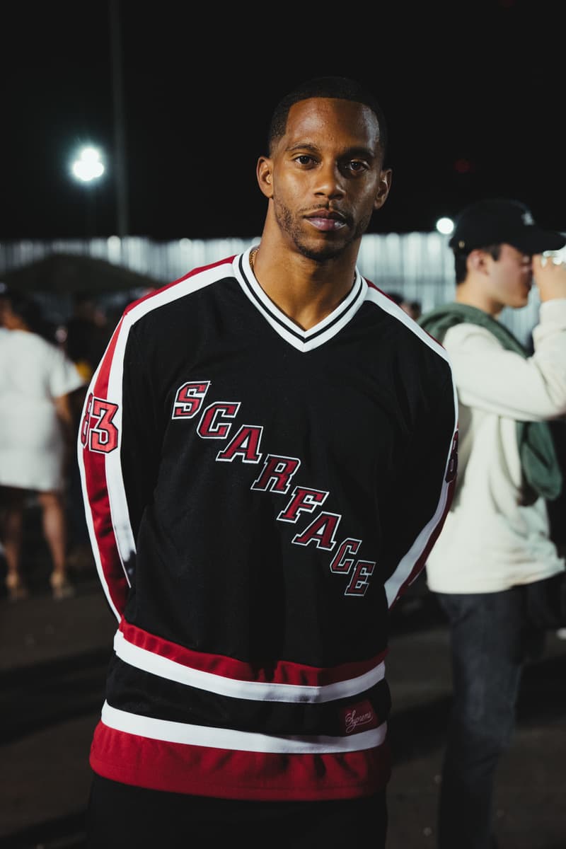 Kanye West がプロデュースした Nas の新アルバム『Nasir』のリスニングパーティーの様子をレポート 名盤入りが確実視される一枚に豪華セレブリティたちが酔いしれ、軍事施設のようなクイーンズの会場は大盛り上がり 説明不要の大物ラッパー Nas（ナズ）は遂に、Kanye West（カニエ・ウェスト）プロデュースの最新アルバム『Nasir』をリリース。そして、この全世界待望のリリースを記念して、Nasの地元であるニューヨーク・クイーンズに架かるクイーンズボロ橋の下でリスニングパーティーが開催された。  会場にはカモフラ柄を纏ったトラックが複数台駐車され、その脇にはテントも張られるなど、まるで戦場の軍事施設のような装いに。そこにはPusha T（プシャ・T）、2 Chainz（2チェインズ）、Chris Rock（クリス・ロック）、Big Boi（ビッグ・ボーイ）、Kim Kardashian（キム・カーダシアン）、LaLa Anthony（ララ・アンソニー）、Casey Neistat（ケイシー・ネイスタット）、Nasの実の弟Jungle（ジャングル）、AZ、Large Professor（ラージ・プロフェッサー）など、豪華セレブリティたちが祝福に駆けつけ、“Not For Radio”から幕を開ける最新アルバムに酔いしれた。その盛り上がり方は想像以上のもので、KanyeやNasもサークル内に埋もれ、Kimは軍用車両の上に登るほど。  『Nasir』はすでに日本でも配信がスタートしているので、試聴がお済みでない方は今すぐダウンロードをしてしまおう。  また、会場内で散見された『Nasir』のマーチコレクションの全貌もお見逃しなく。