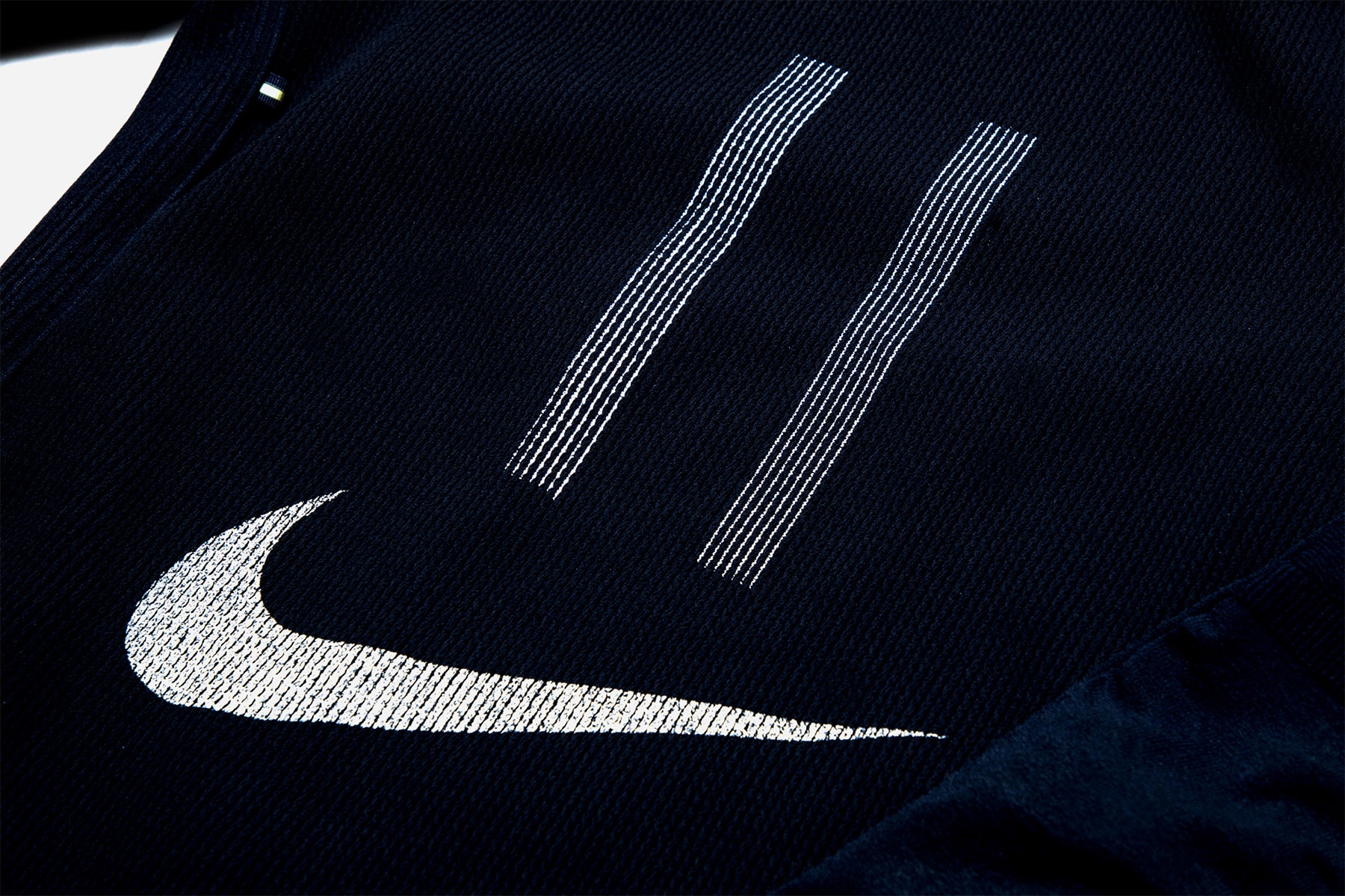 Nike x キム・ジョーンズによる最新カプセル “Football Reimagined” のアパレルアイテムのフォーカス