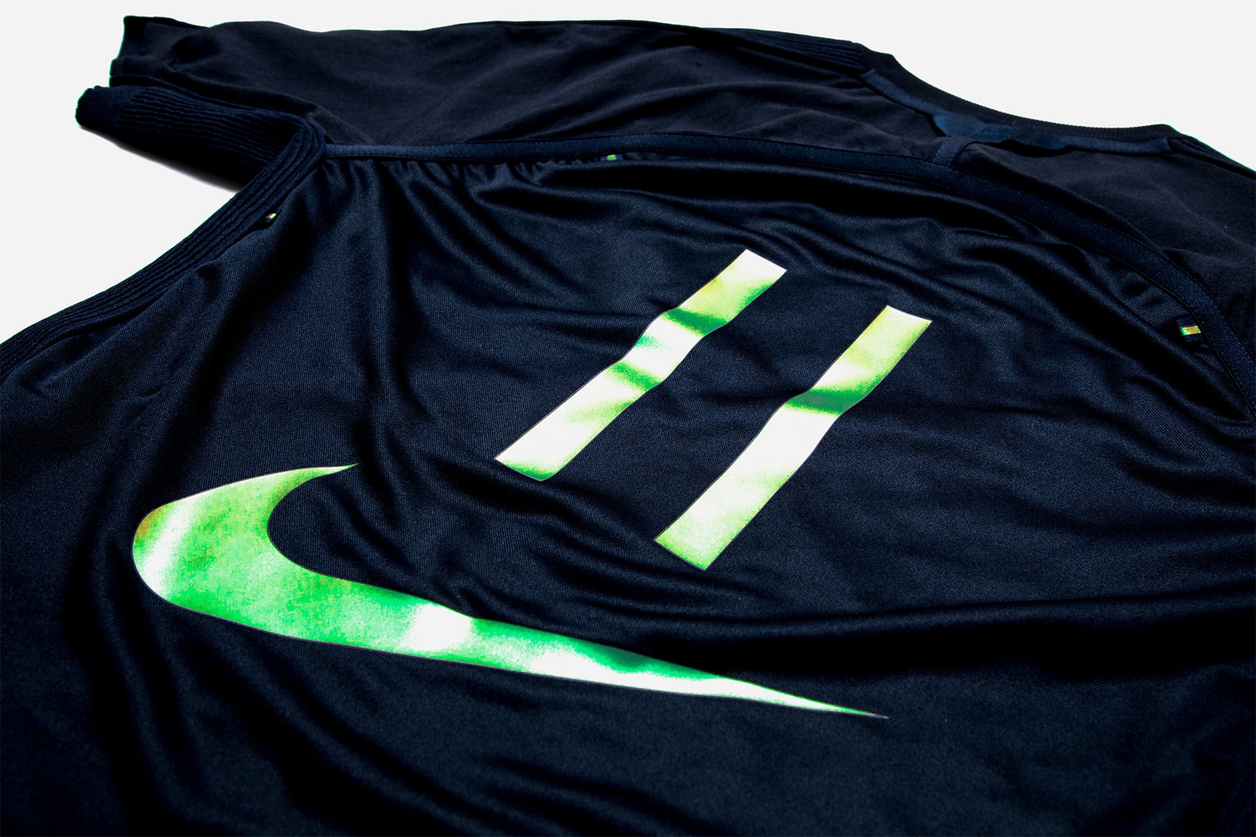 Nike x キム・ジョーンズによる最新カプセル “Football Reimagined” のアパレルアイテムのフォーカス