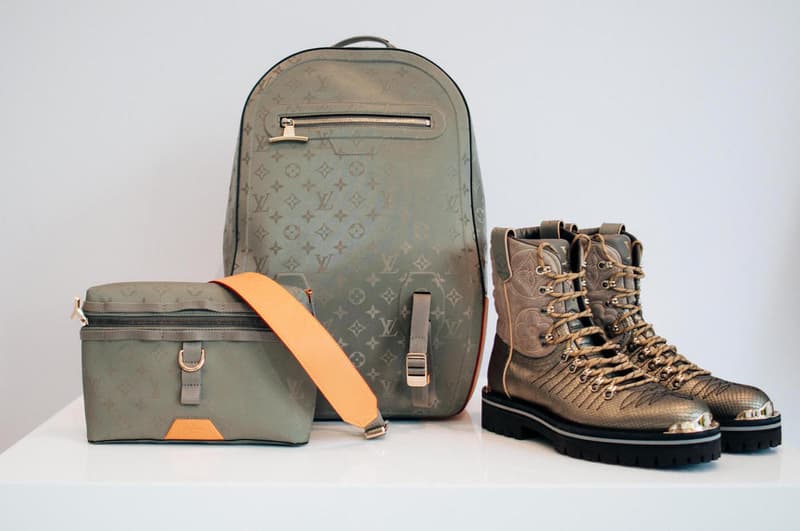 キム・ジョーンズの集大成 Louis Vuitton 2018年秋冬コレクションにクローズアップ 今季の指名買い大本命は、あのレジェンドモデルが着用したモノグラム柄のPVCコート＆ブーツ Virgil Abloh ヴァージル・アブロー Louis Vuitton ルイ・ヴィトン Kim Jones キム・ジョーンズ Kate Moss ケイト・モス Naomi Campbell ナオミ・キャンベル モノグラム模様 HYPEBEAST ハイプビースト