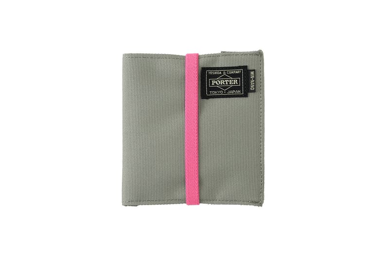 ストリート随一の先見の明を持つセレクトショップ MIN-NANO が PORTER STAND でポップアップを開催 駅構内という地理的要素を汲み取った『MIN-NANO』x『PORTER STAND』のコラボアイテムや限定Tシャツなどが多数登場 一概にセレクトショップと言えど、そのスタイルは三者三様である。だが、渋谷から京王井の頭線で3駅の池ノ上に店舗を構える『MIN-NANO（ミンナノ）』は、次なるヒットブランドを（世界的に見ても）いち早くフックアップするストリートの指標と言っても過言ではない。  そんな感度の高い人たちが絶えず動向を気にかける『MIN-NANO』が、「吉田カバン」の編集による品川駅の『PORTER STAND（ポーター スタンド）』でトランクショーを開催。本企画では『MIN-NANO』のオーナー、中津川吾郎と〈PORTER〉が同プロジェクトのために製作したちょっと変化球なエクスクルーシブバッグ＆雑貨が豊富なバリエーションで登場する。  イベント限定カラーのデイパックは、通常のバックパックの150%にサイズアップしたスペシャル仕様で、夏に映える爽やかなオールブルーと日本の有名な鉄道のカラーをモチーフにしたグレー/グリーンの全2色を用意。また、ドット柄の入ったグレーのリュックコードを使用したナイロンメッシュ素材のナップサックに加え、昔ながらの紙袋をデザインモチーフにしたA4サイズのランチバッグは、iPadや書類、パスポートや身の回り品を持ち運びできるジャストなサイズ感が購買意欲を駆り立てる。  その他にもDカン付きのパウチ、交通系ICカードをモチーフにした配色のPDウォレットもイベント限定カラーで用意され、『MIN-NANO』が製作したBEAR Tee、九州を拠点に活動するアーティスト KYNEとNONCHELEEEによるCat Girl Tee、新鋭ストリートレーベルにもグラフィティを提供するSHINKNOWSUKEとMIN-NANOのコラボTシャツなども販売される模様。会期は6月30日（土）から7月30日（月） までの1ヶ月間となっているので、是非、足を運んでみてはいかがだろうか。なお、ブルーのデイパックとナップサック、SHINKNOWSUKEデザインのTシャツは7月14日（土）リリースなのでご注意を。  MIN-NANO TRUNK SHOW by PORTER STAND  住所：東京都港区高輪3-26-27 JR品川駅 エキュート品川 サウス内 Tel：03-6408-9173 営業時間：8:00 - 22:00（※日祝は8:00 - 21:00）