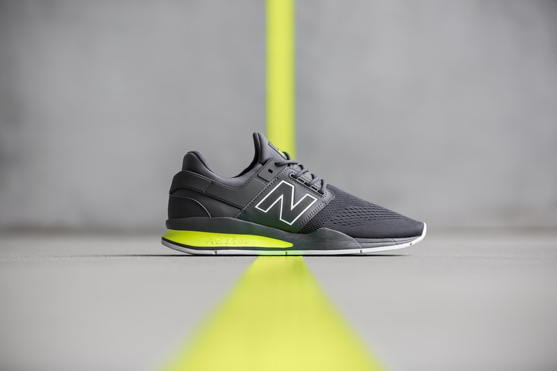 New Balance より機能性とトレンドを兼備した2018年の新モデル 247v2 が登場 〈NB〉伝統の履き心地を一層追求すると同時に、厚みのあるソールが今の気分にハマる 様々な独自クッショニングシステムが開発される今、スニーカーゲームでは“履き心地”が支持される上で欠かせないエッセンスとなっている。その履き心地において、他を圧倒するのが〈New Balance（ニュー バランス）〉だ。  ボストンに本社を置く同スポーツシューズメーカーには数字をモデル名に掲げたフラッグシップモデルが数多く存在する。その中でも24時間、7日間、人々の足元を快適にサポートするシューズとして〈NB〉の伝統的なクラフトマンシップとクオリティーを現代のテクノロジーとデザインと結び付けて誕生した247より、2018年の新モデル、247v2が登場。本作は洗練されたデザインを踏襲しつつ、ボリューム感のあるREVLITEミッドソールを採用することで、昨今のトレンドのひとつである厚みを追加。また、ワンピース構造のアッパーは左右非対称のバンプ構造でスムーズな足入れを実現したほか、足首周りを快適にサポートするライニング、フィット性に優れたブーティ構造がストレスなく足元をサポートしてくれる。  進化を遂げた247v2は11,000円（税抜）で、6月30日（土）より全国の〈New Balance〉取扱店舗にて発売。また、発売日同日の0時にから渋谷に24時間限定で登場する“247 POP-UP STORE”では、247v2のキーモデル“TRITIUM PACK”の販売に加えて、Disclosure（ディスクロージャー）やSam Smith（サム・スミス）の映像などを手がけるロンドンのアーティスト、Kate Moross（ケイト・モーロス）を招聘し、来場者参加型アートコンテンツも用意しているとのことだ。夏のワードローブに色を添える一足をいち早く手に入れるために、是非足を運んでみてはいかがだろうか。