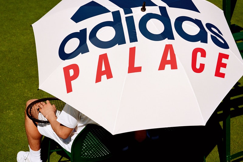Palace が adidas とのテニスコレクションの全貌を紐解くルックブックを公開 「ウィンブルドン選手権」の開催を祝す上品なオールホワイトのテニスアイテムが多数登場 ストリートブランドながら街中にアドバタイズするという斬新な手法で話題作りをしてきた〈Palace(パレス)〉が、鉄道駅のプラットホームに〈adidas(アディダス)〉との新たなコラボレーションを予告する広告を掲載。その駅とは、テニスの四大大会のひとつ「ウィンブルドン選手権」の会場の最寄りであるウィンブルドン駅で、ティーザーを見る限り、両者はテニスに関連したコレクションを発表するのではないかと推測されていた。 その広告の存在が明らかになってから間も無く、ロンドンを拠点とするインディペンデントスケートレーベルは、コレクションの全貌を紐解くルックブックを公開。Blondey McCoy(ブロンディ・マッコイ)とLucien Clarke(ルシアン・クラーク)がモデルとして登場するフォトセットには、かぶりのジップアップポロや、ショーツ、ヘッドバンド、トラックスーツ、キャップ、バケットハットといった各種アパレルに加え、両者のブランドロゴを配した傘やテニスボールなども写り込んでいる。また、全てのプロダクトを白で統一しているのは、同大会が選手に課しているオールホワイトのドレスコートにインスパイアされているからであろう。 〈Palace〉x〈adidas〉のウィンブルドンコレクションは、7月3日(土)11時より〈Palace〉の日本語版オンラインストアにて発売開始。ドロップに先駆けて、本コレクションの世界観を投影した下のムービーを楽しんでみてはいかがだろうか。 ちなみに、「ウィンブルドン」の優勝候補の一人、Roger Federer(ロジャー・フェデラー)〉には〈Nike(ナイキ)〉からの移籍の噂があるが、果たして……。