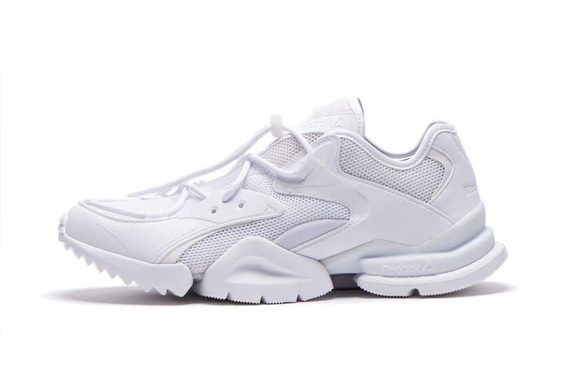 Reebok より1990年代のテクノロジーをモダンなデザインに昇華させた話題の新作 RUN.R 96 が登場