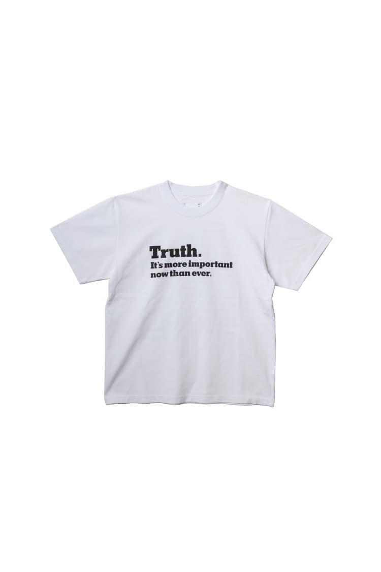 sacai x The New York Times よりジャーナリズムの自由を訴えるコラボアイテムが登場