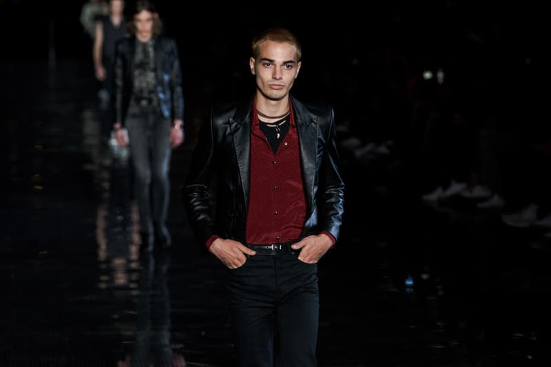 ウエスタンスタイルに想いを馳せた Saint Laurent 2019年春夏メンズコレクション Travis Scottやケイト・モスといった豪華セレブらが参列したアンソニー・ヴァカレロ初のニューヨークショーをチェック フランス アメリカ ハドソン川 Liberty State Park リバティ州立公園 Anthony Vaccarello アンソニー・ヴァカレロ Saint Laurent サンローラン Travis Scott トラヴィス・スコット Kate Moss ケイト・モス 21 Savage 21サヴェージ Keith Stanfield キース・スタンフィールド オピウムフレグランス Hedi Slimane エディ・スリマン ロッカー カウボーイスタイル HYPEBEAST ハイプビースト