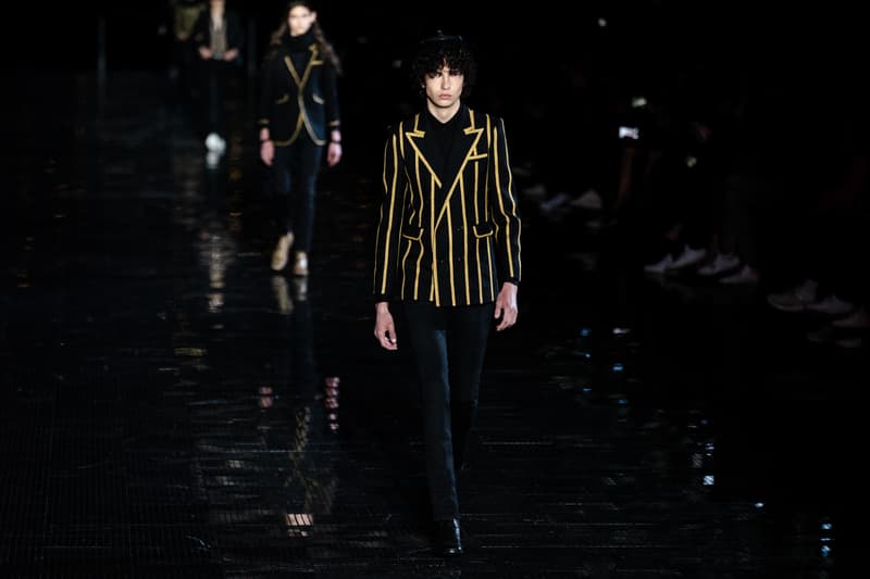 ウエスタンスタイルに想いを馳せた Saint Laurent 2019年春夏メンズコレクション Travis Scottやケイト・モスといった豪華セレブらが参列したアンソニー・ヴァカレロ初のニューヨークショーをチェック フランス アメリカ ハドソン川 Liberty State Park リバティ州立公園 Anthony Vaccarello アンソニー・ヴァカレロ Saint Laurent サンローラン Travis Scott トラヴィス・スコット Kate Moss ケイト・モス 21 Savage 21サヴェージ Keith Stanfield キース・スタンフィールド オピウムフレグランス Hedi Slimane エディ・スリマン ロッカー カウボーイスタイル HYPEBEAST ハイプビースト