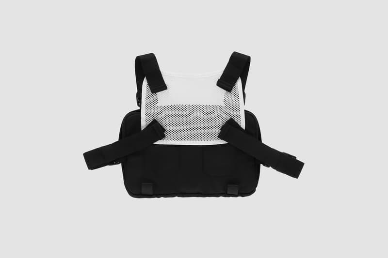 ALYX がシグネチャーアイテム “Chest Rig” の新色をオンラインストアで発表 名だたるストリートアイコンが愛用する名作バッグにミリタリーライクな4色が追加 1017 ALYX 9SM 1017 アリクス 9SM Matthew M. Williams マシュー・ウィリアムス Nike ナイキ Kim Jones キム・ジョーンズ Dior ディオール チェストバッグ オンラインサイト オールブラック ベージュ ブラック ホワイト ミリタリー Chest Rig CORDURA®ナイロン メッシュ 573ドル 約63,395円 HYPEBEAST ハイプビースト