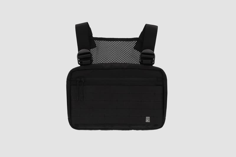 ALYX がシグネチャーアイテム “Chest Rig” の新色をオンラインストアで発表 名だたるストリートアイコンが愛用する名作バッグにミリタリーライクな4色が追加 1017 ALYX 9SM 1017 アリクス 9SM Matthew M. Williams マシュー・ウィリアムス Nike ナイキ Kim Jones キム・ジョーンズ Dior ディオール チェストバッグ オンラインサイト オールブラック ベージュ ブラック ホワイト ミリタリー Chest Rig CORDURA®ナイロン メッシュ 573ドル 約63,395円 HYPEBEAST ハイプビースト