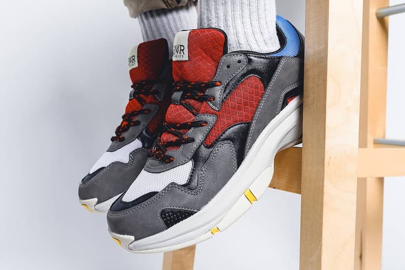 Balenciaga Triple S を丸パクリしたブートレグスニーカーが市場に出現 気になるお値段は日本円にしておよそ10分の1 Balenciaga バレンシアガ SNKR Project スニーカープロジェクト Instagram finishline.com 94.99ドル 約10,512円 HYPEBEAST ハイプビースト