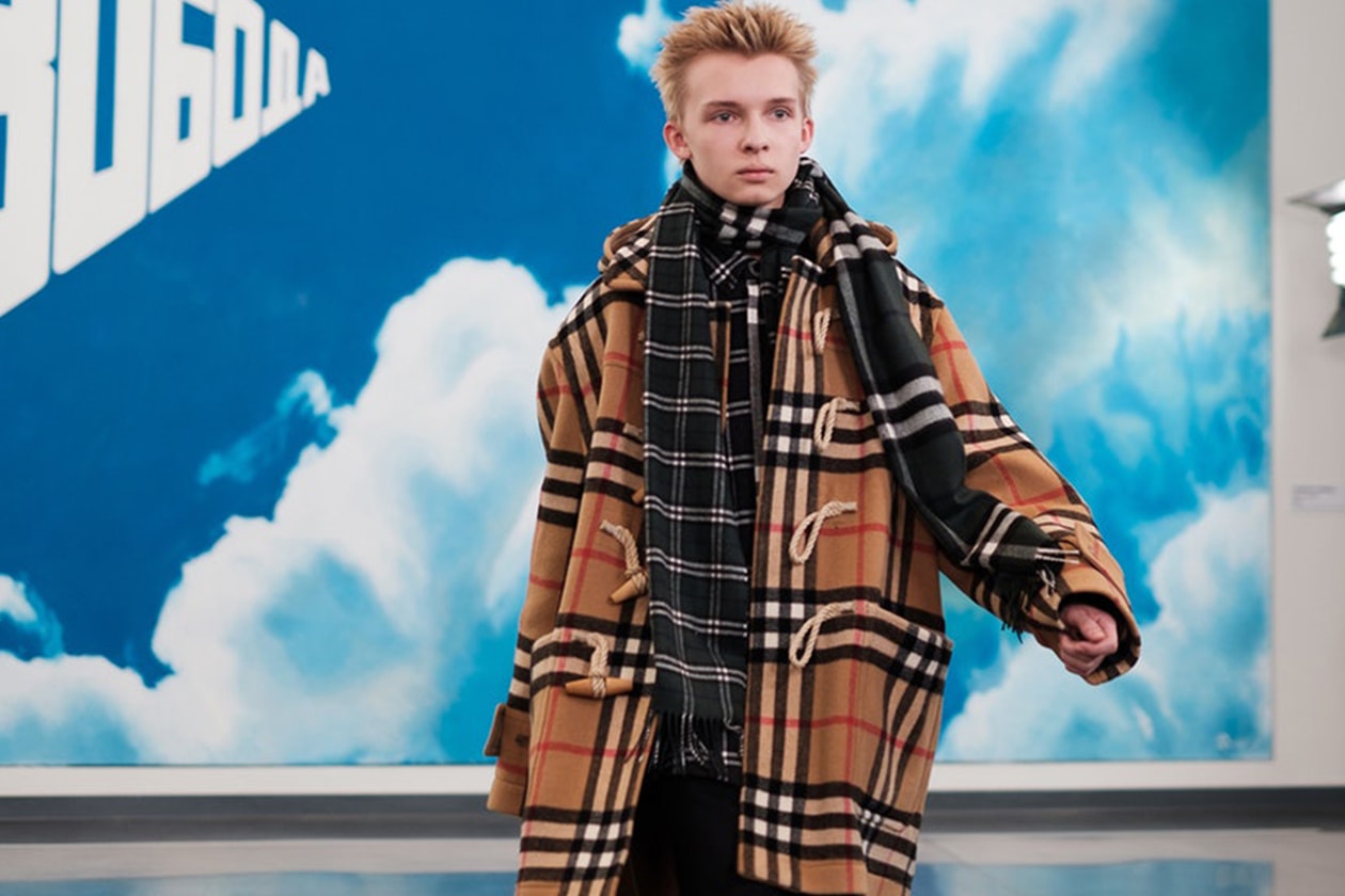 見逃したくない今週のリリースアイテム 7 選（2018|7/2~7/8）YEEZY 500 “Utility Black”や〈Off-White™ 〉x「RIMOWA」など、財布の紐が緩む強力なコラボアイテムが目白押し HYPEBEAST ハイプビースト