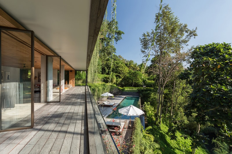 バリ島のマウンテンサイドに佇むオアシス “Chameleon Villa” をチェック HYPEBEAST ハイプビースト 建築 デザイン 設計
