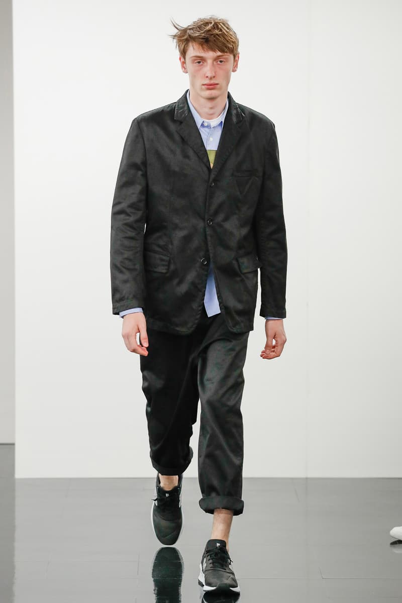 ブレることなく機能美を追求し続けた COMME des GARÇONS HOMME 2019年春夏コレクション 細部まで渡辺淳弥らしい気の利いたギミック盛りだくさんの最新アイテムをチェック 渡辺淳弥 COMME des GARÇONS HOMME コム デ ギャルソン オム 2019年春夏コレクション New Balance ニューバランス フットウェア ジャカードデザイン リラックスシルエット アーバン ミリタリー HYPEBEAST ハイプビースト