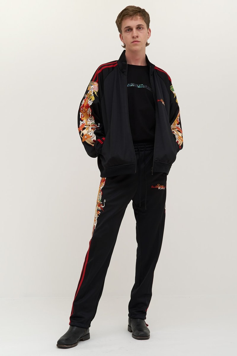 LVMH Prize で日本人初の快挙を成し遂げた doublet の2018年秋冬コレクションにクローズアップ 今最も世界から熱視線を集める井野将之のクリエイションはヘッズならずとも必見 2018 Young Designers Prize doublet ダブレット 2018年秋冬シーズン ルックブック 井野将之 ベドジャン スーベニアジャケット ロングスリーブカットソー 画像準備中 ベルト 柄ソックス HYPEBEAST ハイプビースト