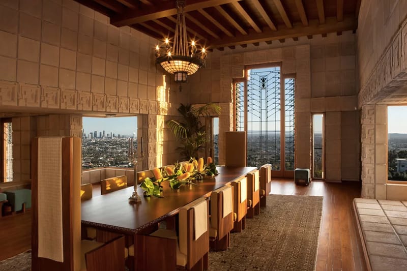 近代建築の巨匠 フランク・ロイド・ライトが手がけたLAに佇む大豪邸がオークションに登場