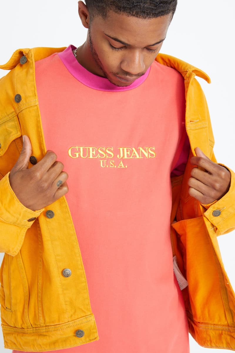 GUESS JEANS U.S.A. x ショーン・ワザーズプーン “Farmers Market” コレクションの国内発売日が決定 取り扱いは東京ストリート屈指のキーアカウント『GR8』のみ “VOTE FORWARD”の覇者として一躍世界にその名を知らしめたSean Wotherspoon（ショーン・ワザーズプーン）と〈GUESS JEANS U.S.A.（ゲス ジーンズ U.S.A.）〉の“Farmers Market”コレクションが、遂に日本へと上陸する。カリフォルニアのルーツである豊かな農場の景色からヒントを得た本コレクションは、〈GUESS〉のアーカイブをもとに、80〜90年代に生まれたクラシックな後染め加工やウォッシュ技法を採用。ミネラルウォッシュのフーディや後染めのアシッドウォッシデニムジャケット、トラックスーツはもちろんのこと、〈GUESS〉のオールドグラフィックや野菜、フルーツなどのモチーフが踊るTシャツとアクセサリーもその陽気な配色が購買意欲を駆り立てる。  “Farmers Market”コレクションの国内取り扱いは、東京ストリート屈指のキーアカウント『GR8』の1店舗のみとなり、7月7日（土）、8日（日）の2日間限定でポップアップ形式のローンチとなる。なお、初日はDJを迎えたパーティーの開催も予定されているようなので、気になる方はこちらからご確認を。