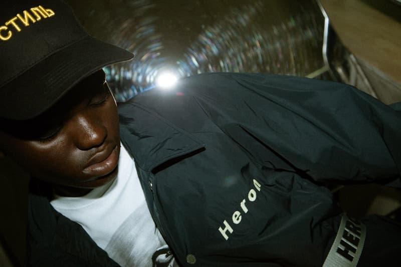 Heron Preston 2018年秋冬コレクションを紐解く HBX の最新エディトリアル ヴァージルやカニエも実力を認めた次世代ストリートの雄にフィーチャー SSENSE エッセンス Heron Preston ヘロン プレストン Kanye West カニエ・ウェスト Virgil Abloh ヴァージル・アブロー HBX ロングスリーブTシャツ アンクル丈ブーツ パイソンプリント ウエストバッグ ミリタリー ワーク HYPEBEAST ハイプビースト