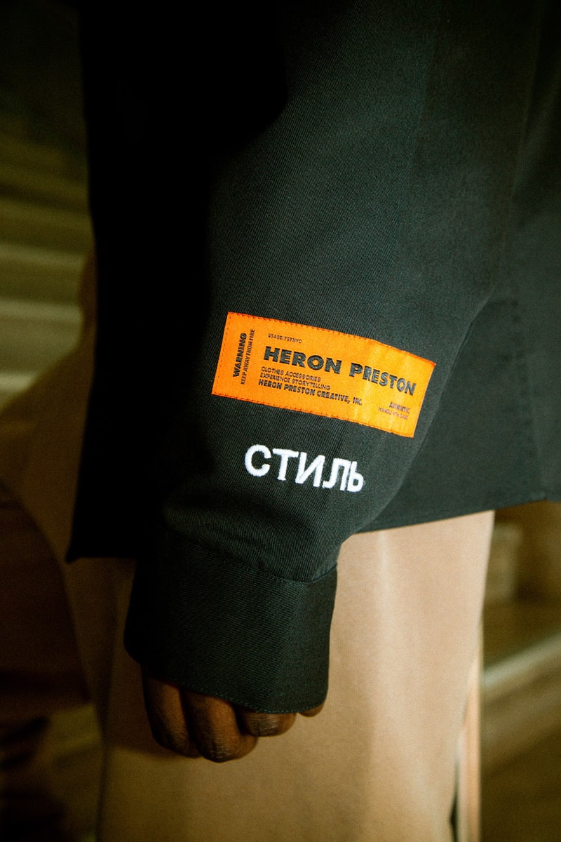 Heron Preston 2018年秋冬コレクションを紐解く HBX の最新エディトリアル ヴァージルやカニエも実力を認めた次世代ストリートの雄にフィーチャー SSENSE エッセンス Heron Preston ヘロン プレストン Kanye West カニエ・ウェスト Virgil Abloh ヴァージル・アブロー HBX ロングスリーブTシャツ アンクル丈ブーツ パイソンプリント ウエストバッグ ミリタリー ワーク HYPEBEAST ハイプビースト