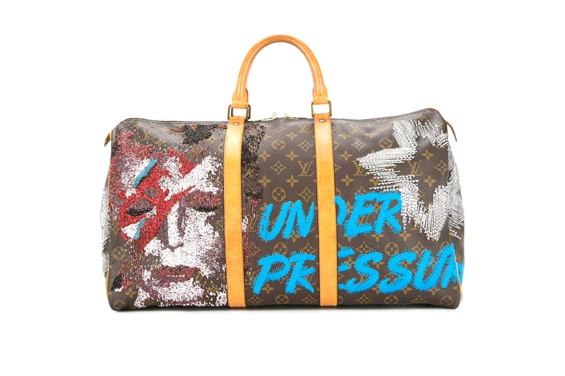芸術的な装飾でカスタムメイクした Louis Vuitton のヴィンテージボストンバッグが登場
