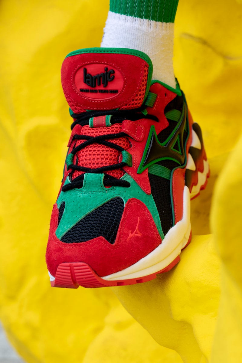 MIZUNO が La MJC と Club 75 のコラボモデルをリリース  MIZUNO のグローバルプロジェクト“KAZOKU”より La MJC と Club 75 のコラボモデルが登場  年刊ストリートバイブル『All Gone』を手がけるマイケル・デュポイの美学を落とし込んだWAVE RIDER 1とCOURT SELECTが完成
