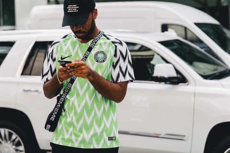 Streetsnaps：New York Fashion Week Men’s Spring/Summer 2019 徐々にストリート/スポーツ熱を上げる“ビッグアップル”のオフランウェイに密着パパラッチ 2019年春夏 ファッションウィーク・メンズ ラグジュアリーストリート 2018 FIFAワールドカップ ロシア Balenciaga バレンシアガ Heron Preston ヘロン・プレストン Prada プラダ Gucci グッチ Virgil Abloh ヴァージル・アブロー Nike ナイキ Air Jordan 1“Powder Blue” Kanye West カニエ・ウェスト adidas アディダス YEEZY 500“Utility Black” Comme des Garcons コム デ ギャルソン Air Max 180 HYPEBEAST ハイプビースト