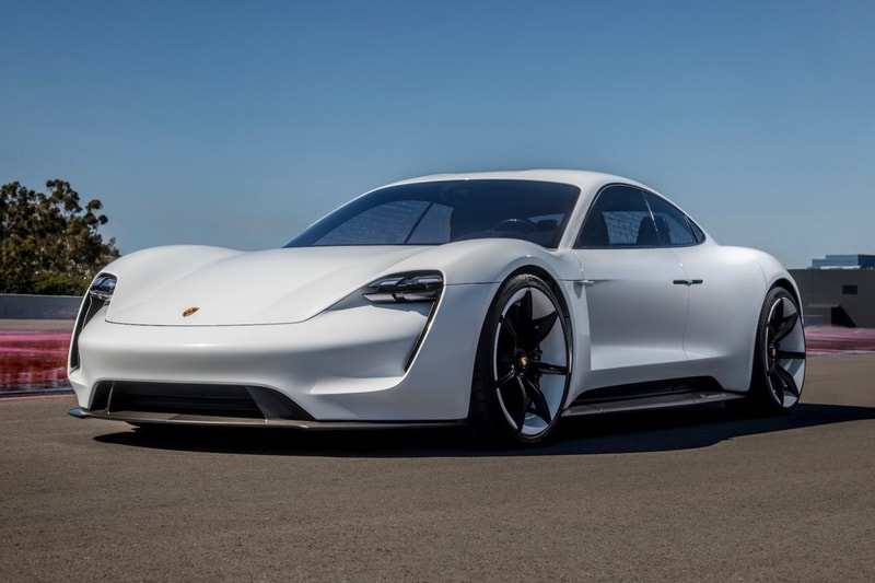 ポルシェ EVスポーツカー 電気自動車 タイカン