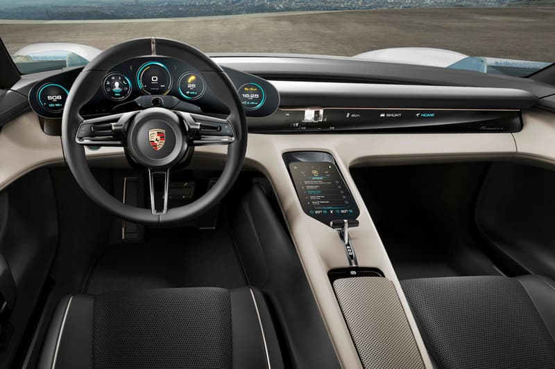 ポルシェ EVスポーツカー 電気自動車 タイカン