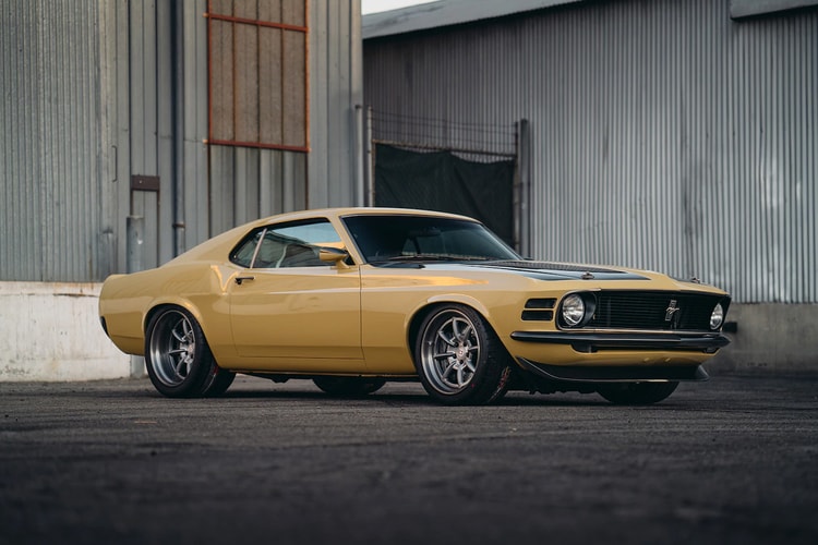 ハリウッドスターのロバート・ダウニー・Jrが購入した1970年産の Ford Mustang Boss 302 をチェック