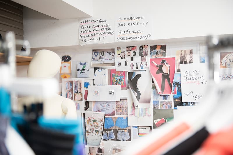 HYPEBEAST Studio Visit:井野将之 | doublet デザイナー 「LVMH Prize 2018」を受賞した世界一のデザイナーのクリエイティブ現場に潜入 LVMH Prize 2018 doublet ダブレット 井野将之 アトリエ NIGO®️ ニゴー UNDERCOVER アンダーカバー 高橋盾 MIHARAYASUHIRO ミハラヤスヒロ colette コレット Dover Street Market ドーバー ストリート マーケット 三原康裕 HYPEBEAST ハイプビースト