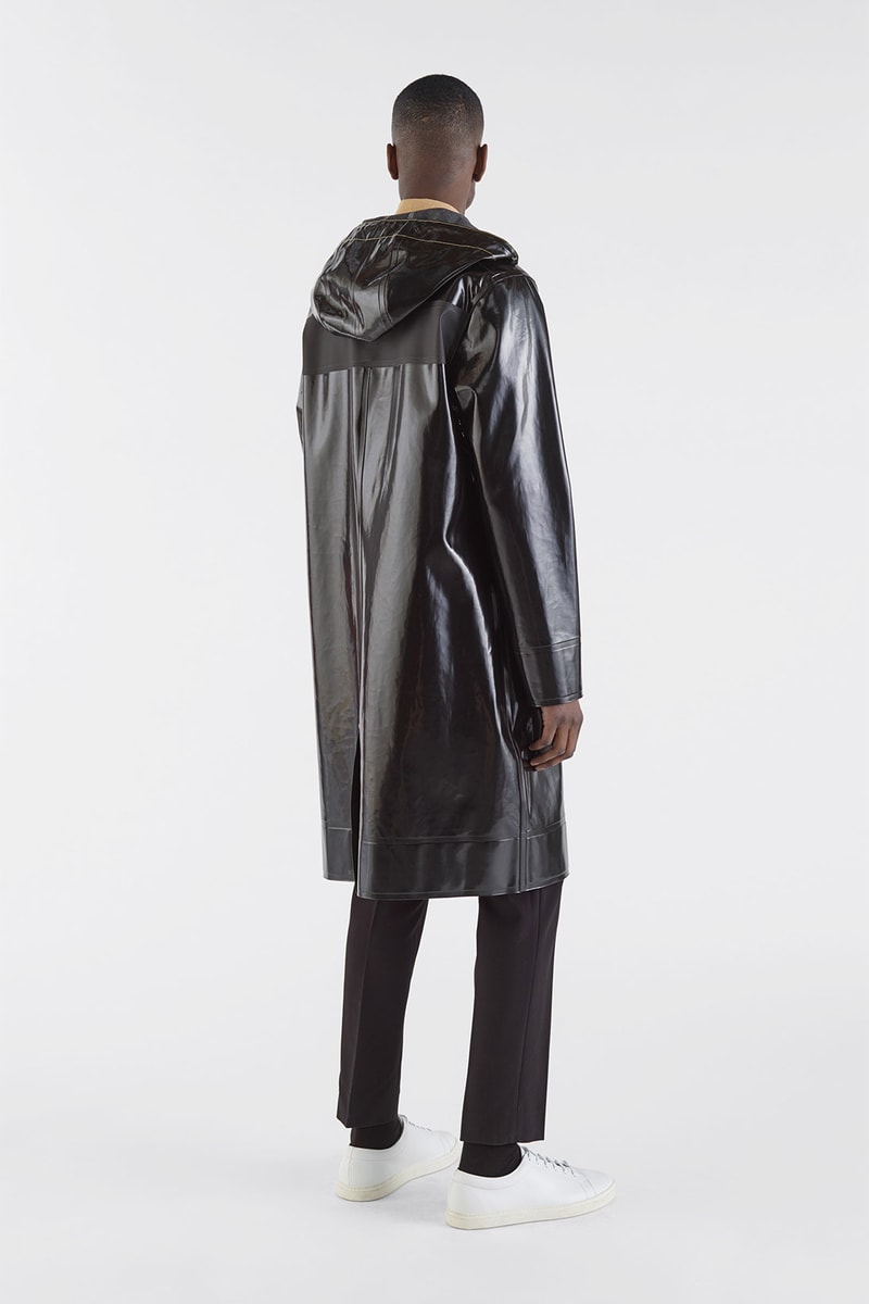 MARNI x Stutterheim より随所にこだわりを宿したコラボレインコート第3弾が登場 ステッチやパネリングなど〈MARNI〉らしい遊び心を宿した究極の雨具を今すぐチェック Stutterheim ストゥッテルハイム MARNI マルニ ゴム加工コットン オンラインストア HYPEBEAST ハイプビースト